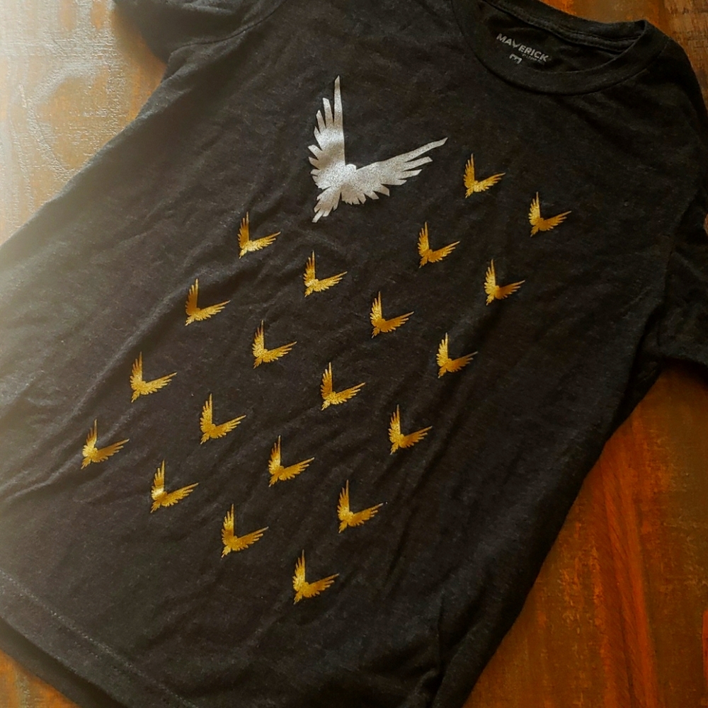 Maverick by Logan Paul Youth Size M Top